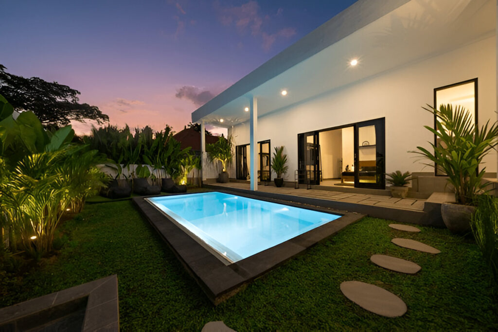 Villa Eilenroc rose gardens and sea view