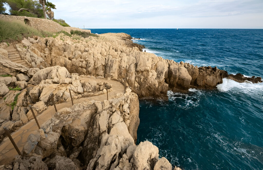 Cap d’Antibes coastal trail and turquoise Mediterranean waters